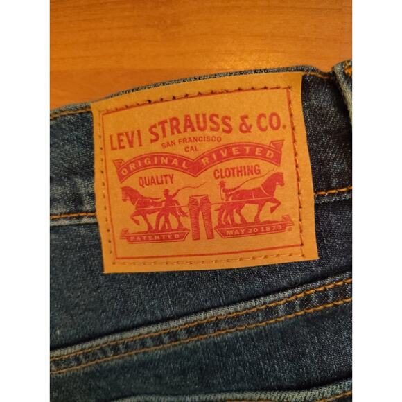 Levi’s Wedgie Straight Jeans | Size 28x28 | Vintage-Inspired Fit - Picture 11 of 13